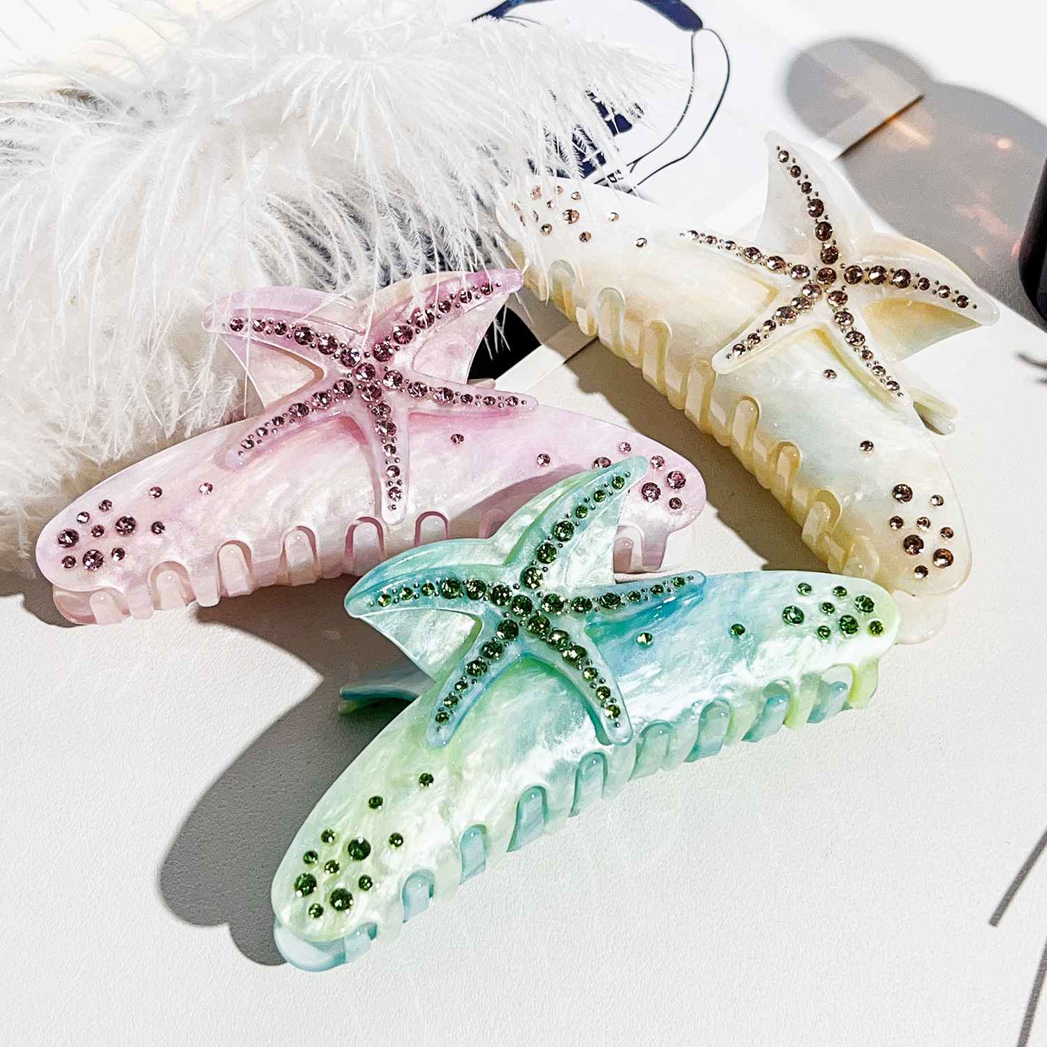 क्यों वयस्क बाल सहायक उपकरण आपकी दैनिक दिनचर्या में स्थान पाने के लायक हैं?